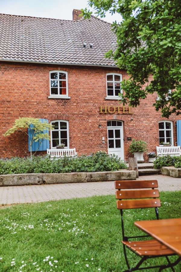Hotel Am Kloster - Domaene Moellenbeck รินเทล์น ภายนอก รูปภาพ